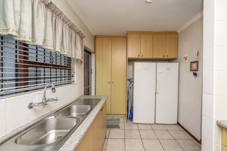 4 Bedroom Property for Sale in Protea Heights Western Cape